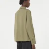 Asymmetrisk vasket bomullsskjorte, kaki Asymmetrisk vasket bomullsskjorte, kaki