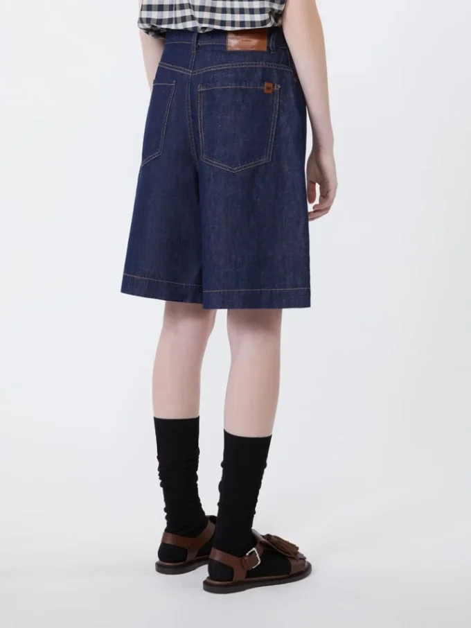 Bermudashorts i denim av bomull og lin, marineblå Bermudashorts i denim av bomull og lin, marineblå