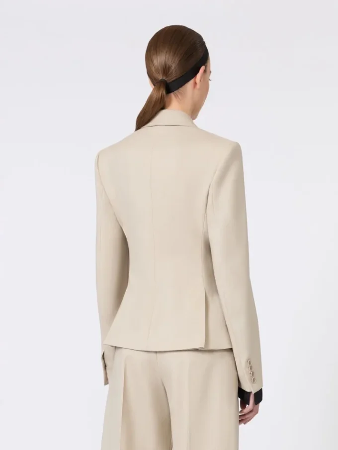 Blazer i ull, mohair og silke med dobbeltspent knappestolpe, sand