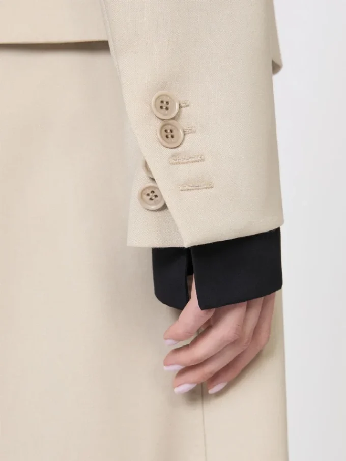 Blazer i ull, mohair og silke med dobbeltspent knappestolpe, sand