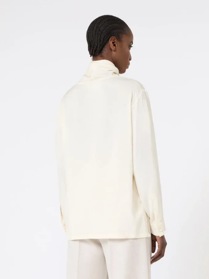 Bluse i silkecharmeuse, elfenben Bluse i silkecharmeuse, elfenben