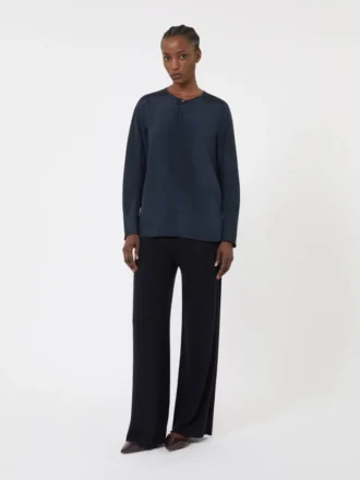 Bluse i silkecrepe de chine, ultramarin Bluse i silkecrepe de chine, ultramarin