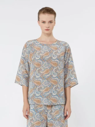 Bluse i trykt silkecrepe de chine, lyseblå
