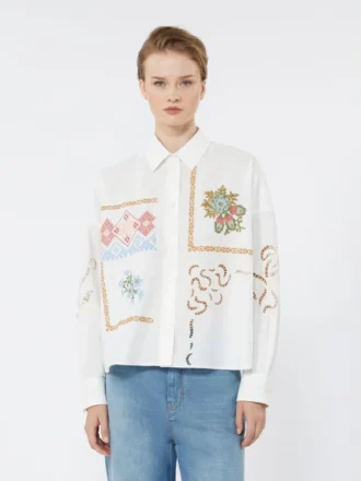 Bomullsbluse med blonder og broderier, hvit