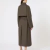 Bred, vannavvisende trenchcoat i twill, grønn Bred, vannavvisende trenchcoat i twill, grønn
