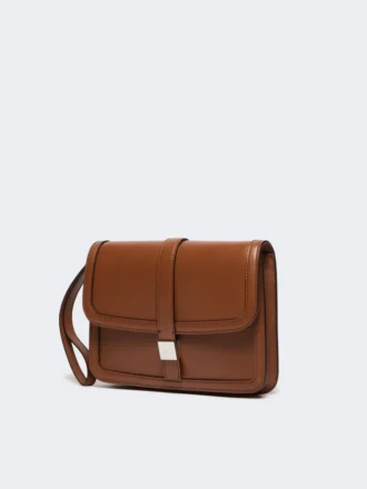 Clutch i glatt skinn, tobakk