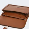 Clutch i glatt skinn, tobakk