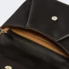 Clutch i viskose og silkesatin, svart