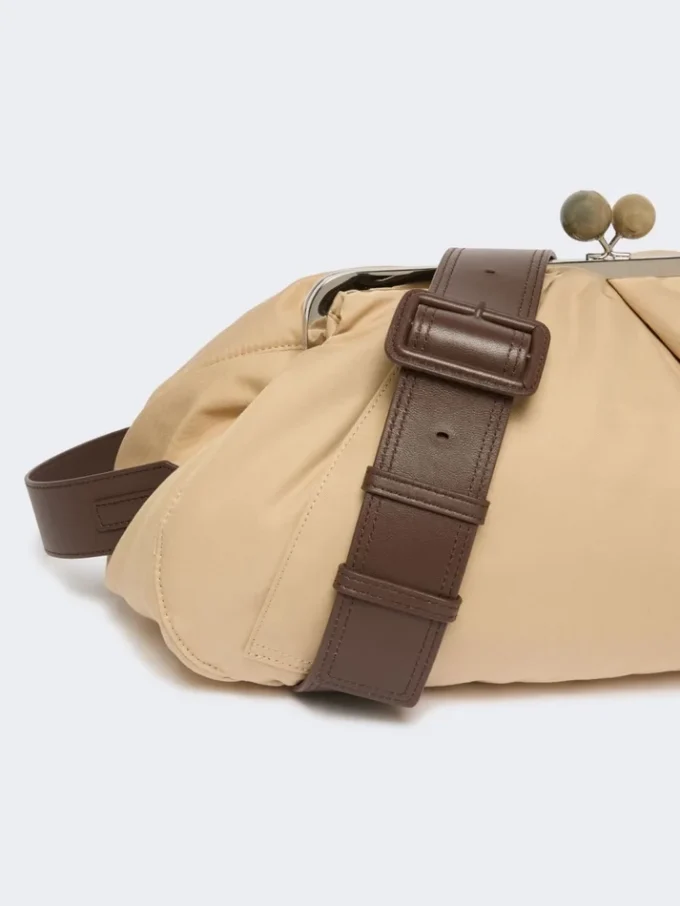 Ekstra stor, polstret Pasticcino-veske i teknisk gabardin, beige Ekstra stor, polstret Pasticcino-veske i teknisk gabardin, beige