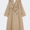 Flytende trenchcoat i bomull og nylon, hasselnøttbrun Flytende trenchcoat i bomull og nylon, hasselnøttbrun