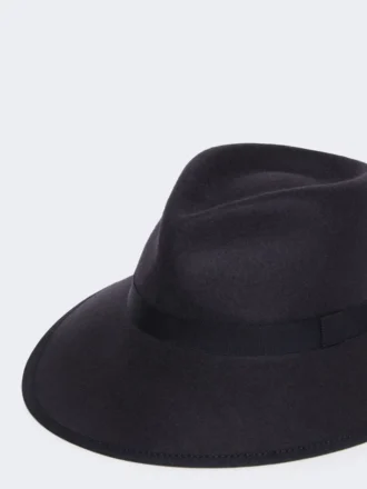 Hatt i ullfilt, midnattsblå