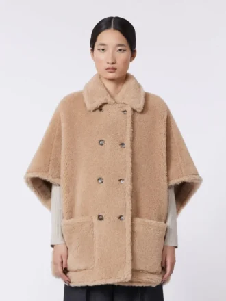 Kappe i teddy-stoff av alpakka og kashmir, beige