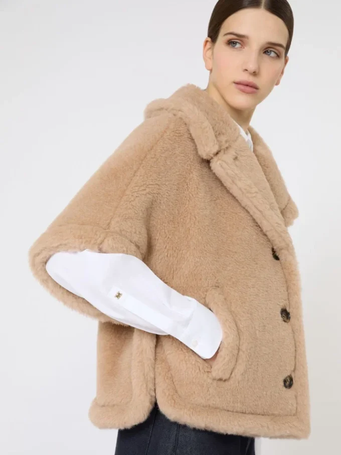 Kappe i teddy-stoff av alpakka og kashmir med boksformet passform, beige