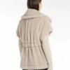 Kappe i teddy-stoff av alpakka og ull, beige Kappe i teddy-stoff av alpakka og ull, beige
