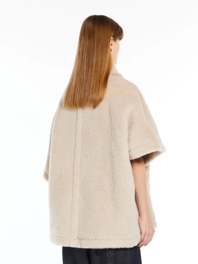 Kappe i teddy-stoff av alpakka og ull, beige