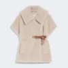 Kappe i teddy-stoff av alpakka og ull, beige Kappe i teddy-stoff av alpakka og ull, beige