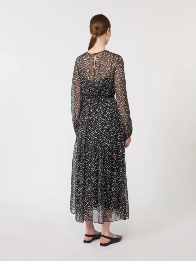 Kjole i trykt chiffon, svart Kjole i trykt chiffon, svart