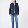 Kort, vannavvisende trenchcoat i gabardin, marineblå