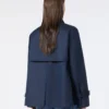 Kort, vannavvisende trenchcoat i gabardin, marineblå