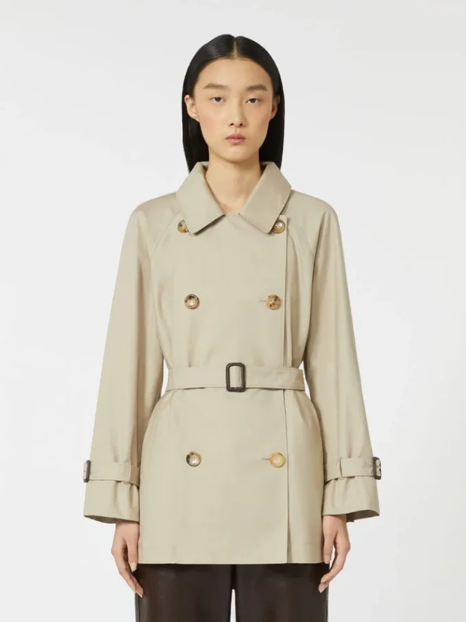 Kort, vannavvisende trenchcoat i twill, sand Kort, vannavvisende trenchcoat i twill, sand