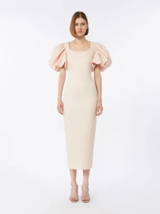 Lang kjole i jacquard-cloque, pudder