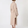 Lang, vannavvisende trenchcoat i twill, beige Lang, vannavvisende trenchcoat i twill, beige