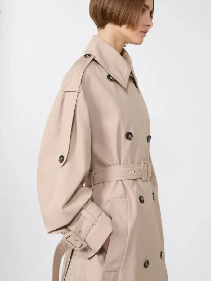 Lang, vannavvisende trenchcoat i twill, beige Lang, vannavvisende trenchcoat i twill, beige
