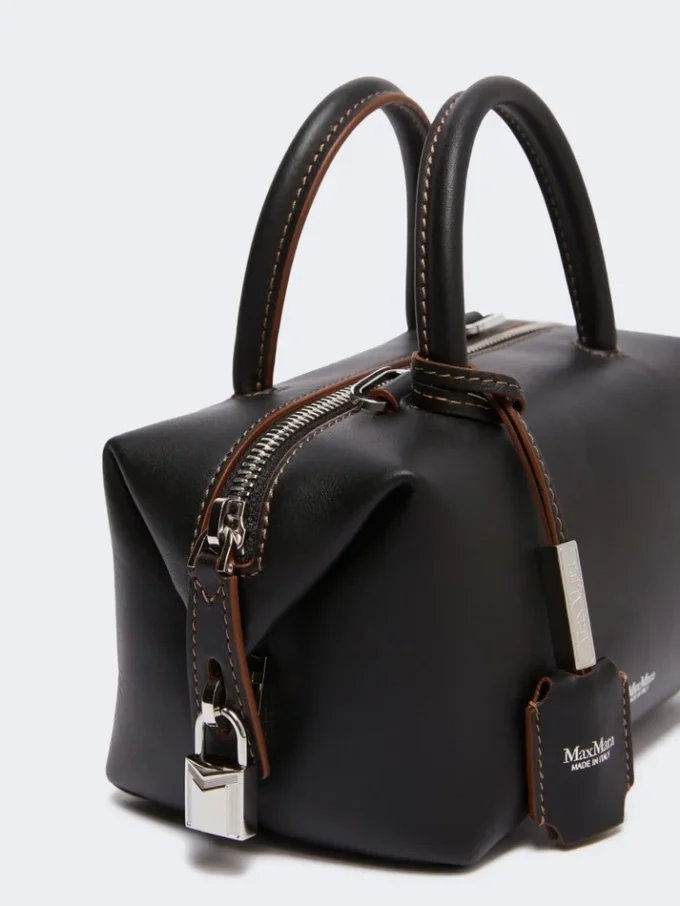 Liten bowlerveske i naturlig skinn, svart Liten bowlerveske i naturlig skinn, svart