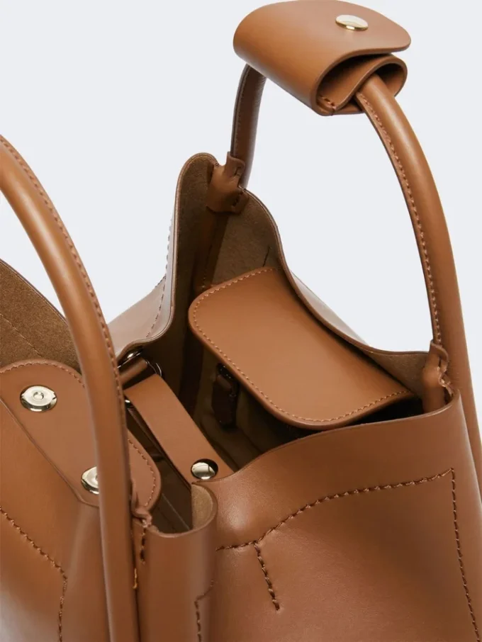 Liten marineveske i skinn, brunbronse Liten marineveske i skinn, brunbronse