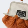 Liten pasticcino-veske med raffia-effekt, laks