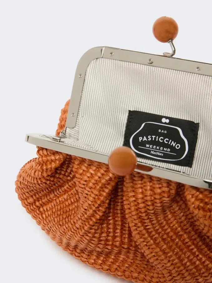 Liten pasticcino-veske med raffia-effekt, laks