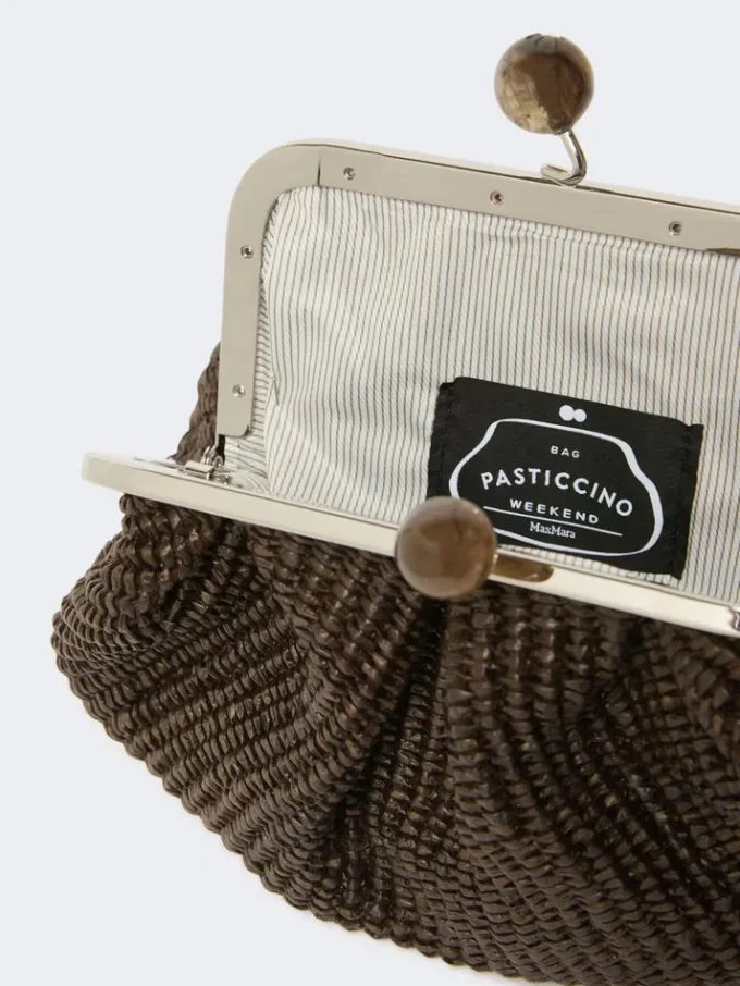 Liten pasticcino-veske med raffia-effekt, mørkebrun