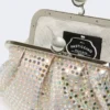 Liten satengveske i pasticcino-stil med rhinestones, antikkrosa
