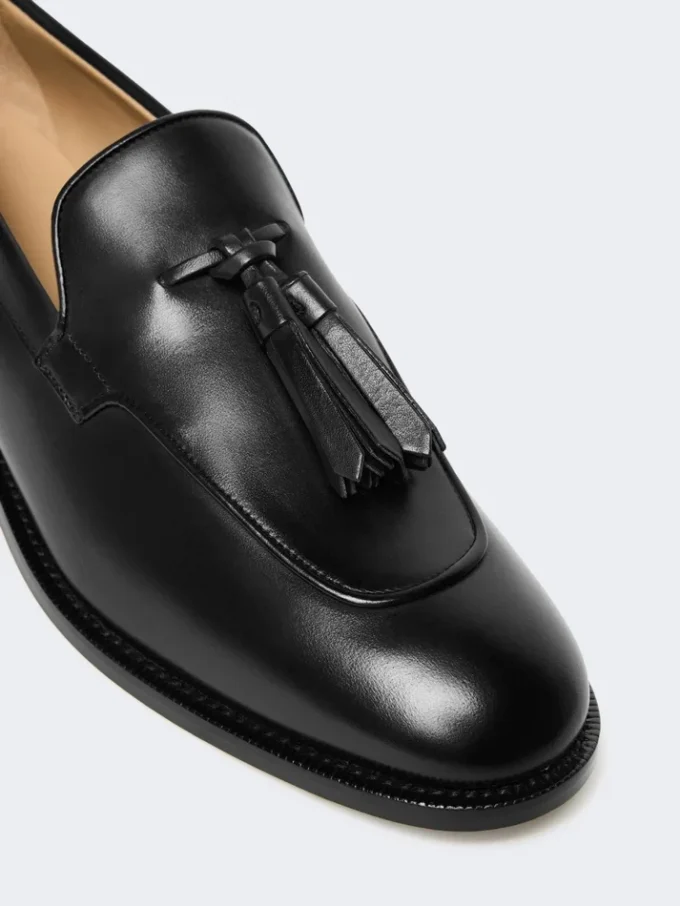 Loafers i skinn med dusker, svart