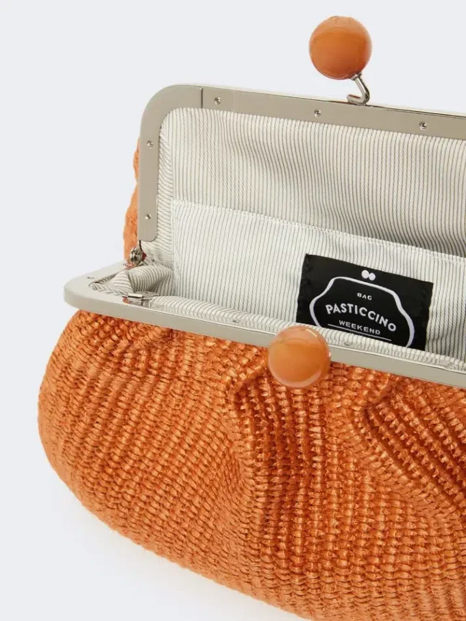 Mellomstor pasticcino-veske med raffia-effekt, laks