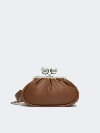 Middels stor Pasticcino-veske i glanset nappaskinn, tobakk Middels stor Pasticcino-veske i glanset nappaskinn, tobakk