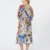 Midi-kjole i trykt silkecrepe de chine, flerfarget Midi-kjole i trykt silkecrepe de chine, flerfarget
