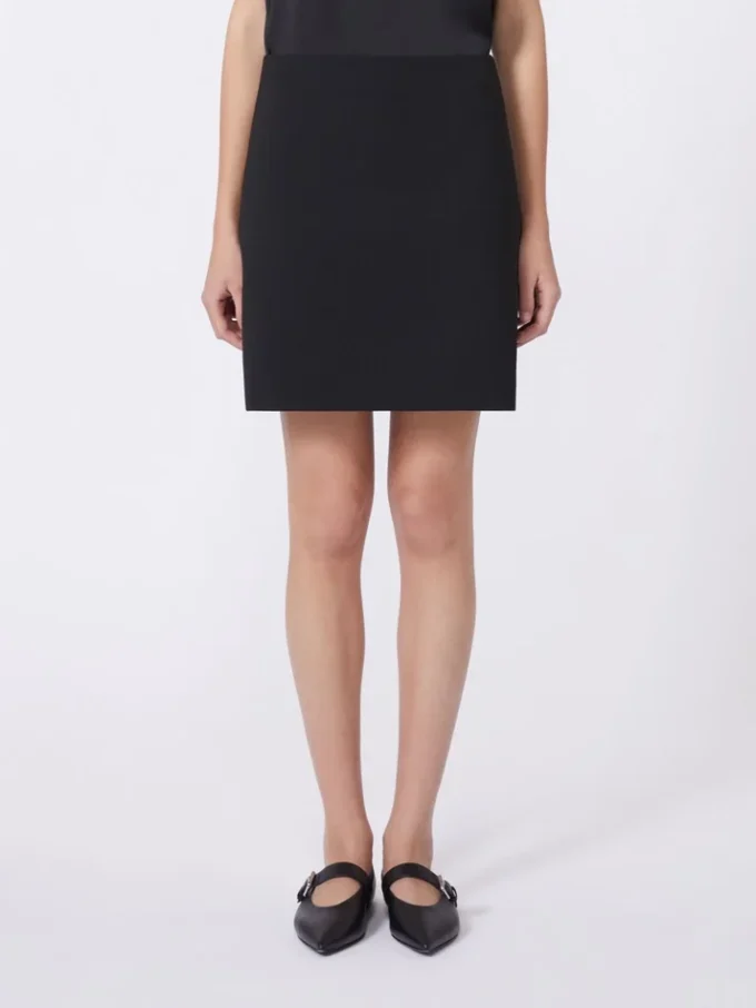 Mini-skjørt i stretch-gabardin, svart