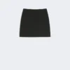 Mini-skjørt i stretch-gabardin, svart