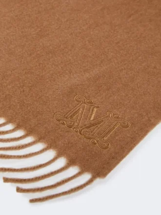 Monogrambrodert kamelstole, kamel