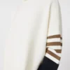 Oversized genser i ullstrikk, elfenben Oversized genser i ullstrikk, elfenben