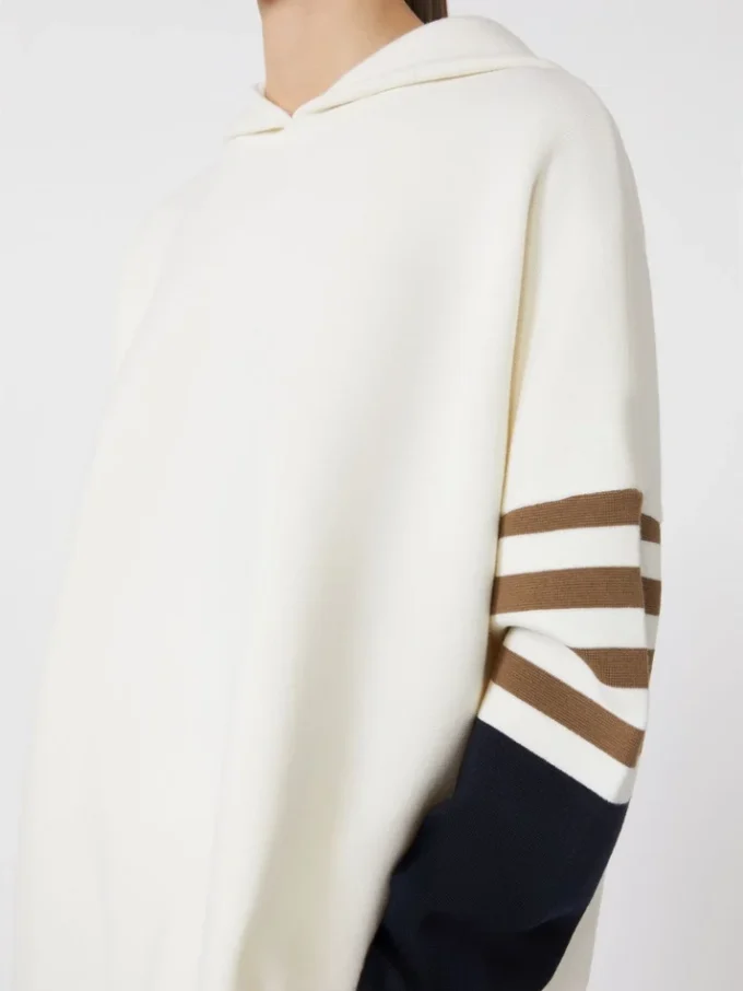 Oversized genser i ullstrikk, elfenben Oversized genser i ullstrikk, elfenben