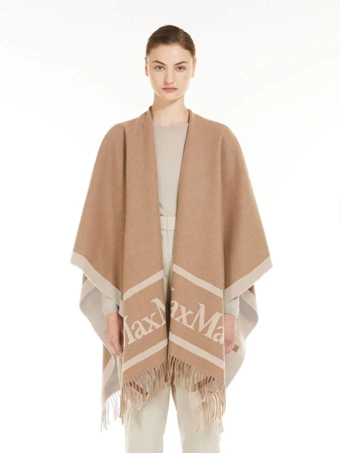 Poncho i jacquardull, kamel Poncho i jacquardull, kamel