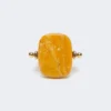 Ring i metall og harpiks, oransje Ring i metall og harpiks, oransje
