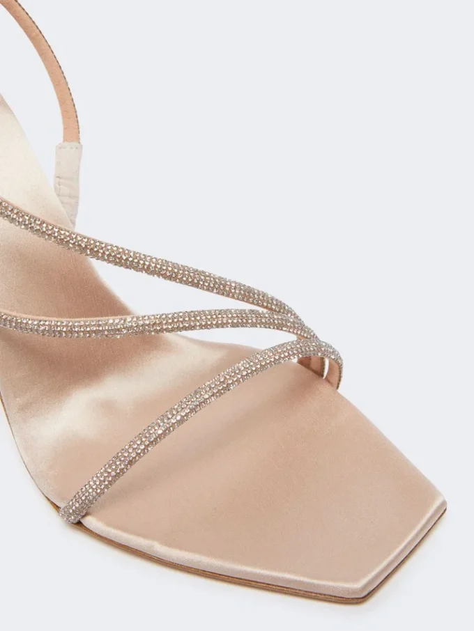 Sandaler i sateng og krystall, farge: nude Sandaler i sateng og krystall, farge: nude