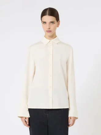 skjorte i silke crepe de chine elfenben 2 1 330x440 - Skjorte i silke-crepe de chine, elfenben
