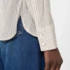 Skjorte i trykt crepe de chine, kamel