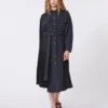 Skjortekjole i denim og sateng, svart Skjortekjole i denim og sateng, svart
