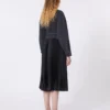 Skjortekjole i denim og sateng, svart Skjortekjole i denim og sateng, svart