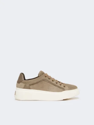 Sneakers i semsket skinn, mud